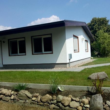 Behaglicher Bungalow Fuer Mensch Und Hund Barkhagen Εξωτερικό φωτογραφία