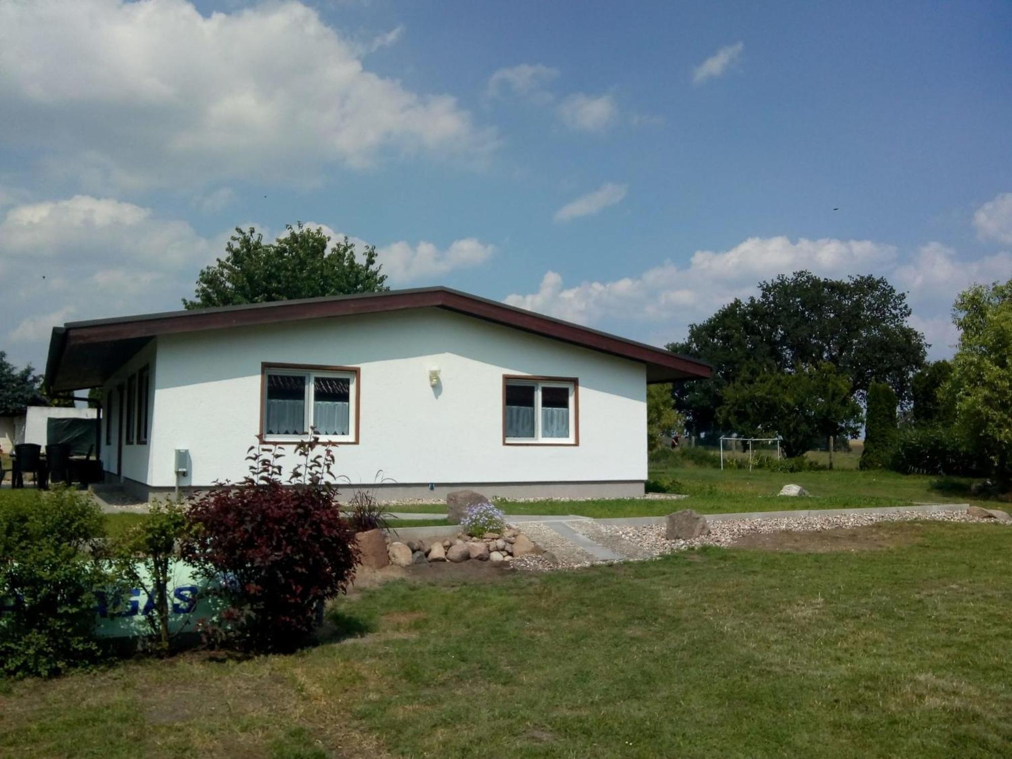 Behaglicher Bungalow Fuer Mensch Und Hund Barkhagen Εξωτερικό φωτογραφία