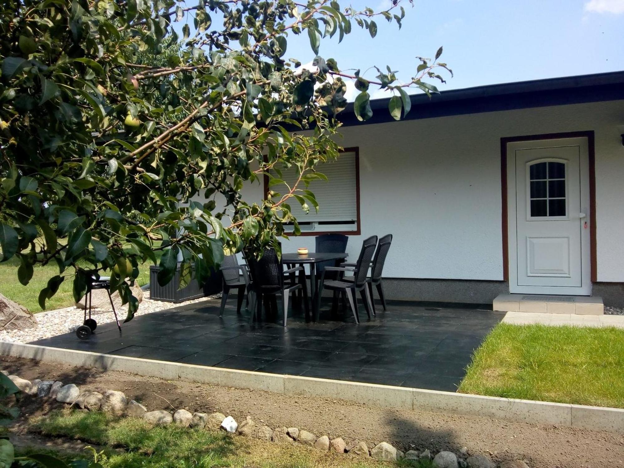 Behaglicher Bungalow Fuer Mensch Und Hund Barkhagen Εξωτερικό φωτογραφία